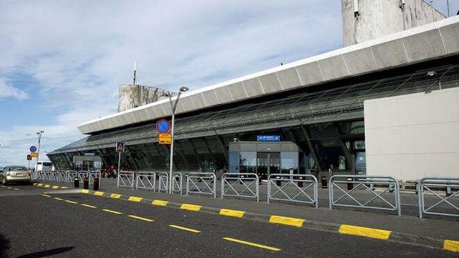 Iceland: AIRPORT TRANSFER KEF AIRPORT TO REYKJAVIK CITY - Highlights and Benefits