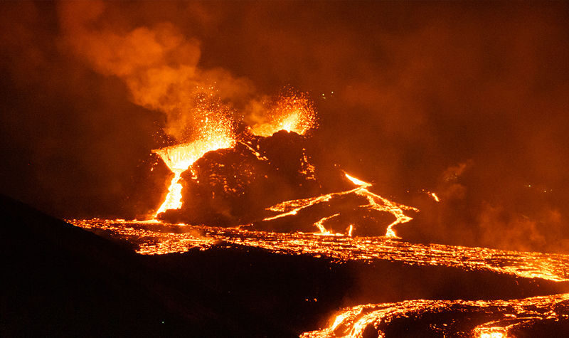 Iceland Fagradalsfjall Volcano Hiking Day Tour (English Guided) - Hiking across the 2021 lava field