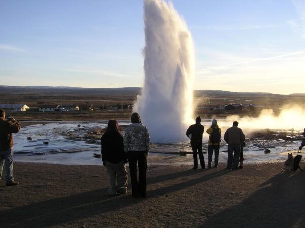 Iceland: Iceland Complete Northern Lights 9 Day Guided Tour - Booking Information