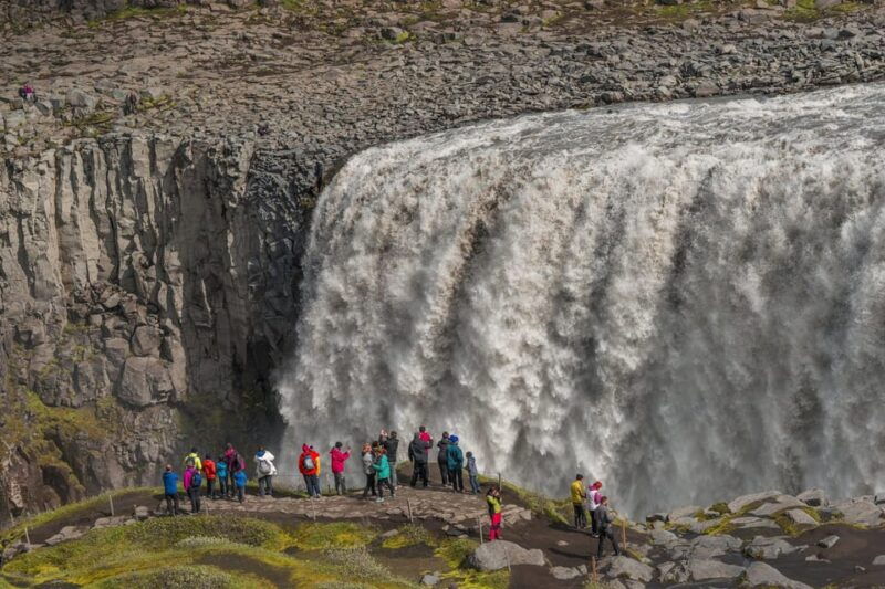 Icelands Iconic Landmarks: A 5-Day Ring Road Adventure - What to Expect on the Tour