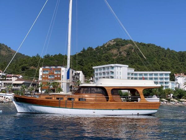 Icmeler: Private Boat Cruise With Lunch - Accessibility and Guidance