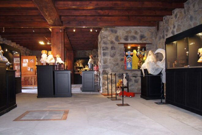 Icod De Los Vinos: Artlandya Doll World Entry Ticket & Tour - Museum Exploration and Demonstration
