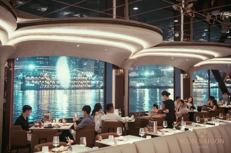 ICON Saigon - Luxury Dining Cruise in Ho Chi Minh City - Set menus with a fusion approach