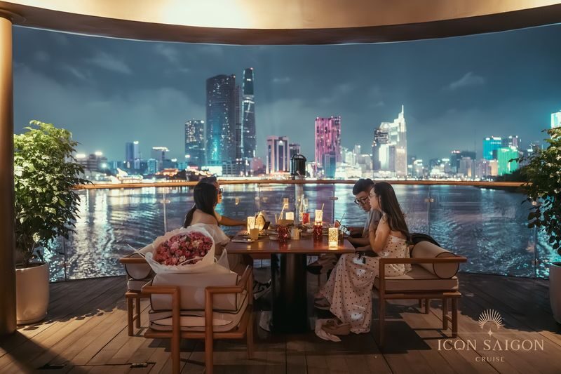 ICON Saigon - Luxury Dining Cruise in Ho Chi Minh City - Service that helps the evening feel personal