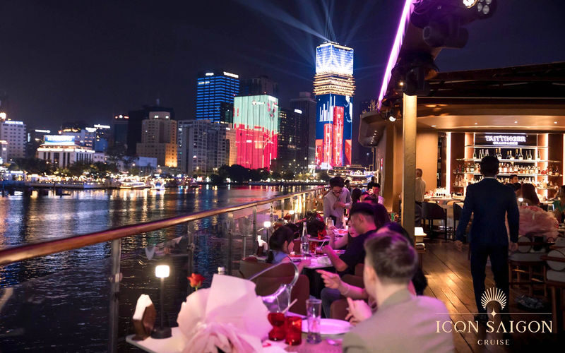 ICON Saigon - Luxury Dining Cruise in Ho Chi Minh City - Live music, changing views, and the right mood