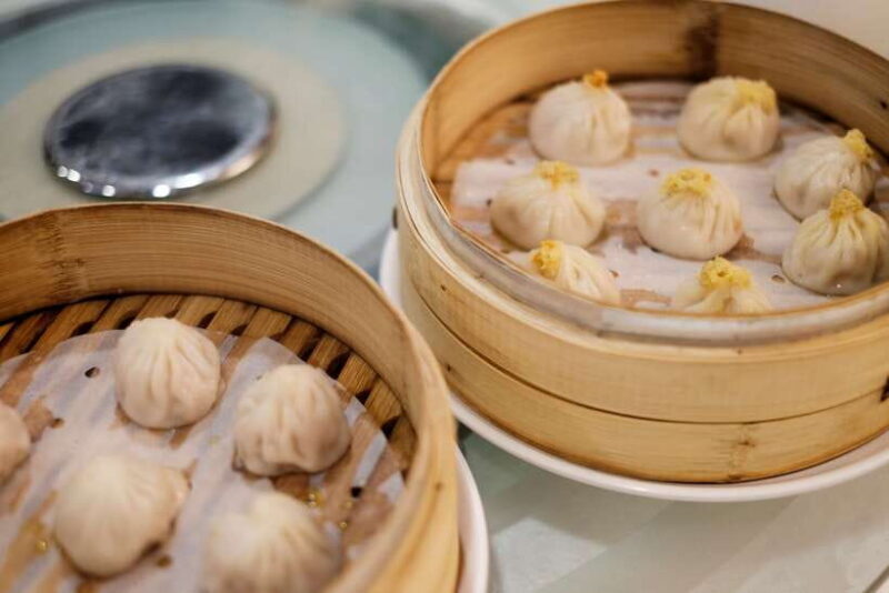 Iconic Food Tour: Local Street Food, Drinks & Sites - Good To Know