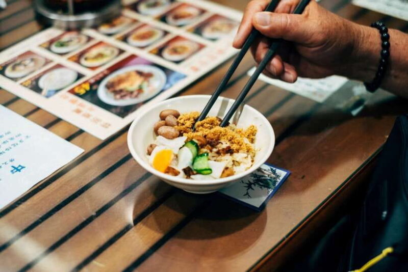 Iconic Food Tour: Local Street Food, Drinks & Sites - Who Is This Tour Best For?