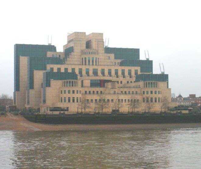 Iconic London: Bard, Beatles, Bond & Baker Street - The Sum Up