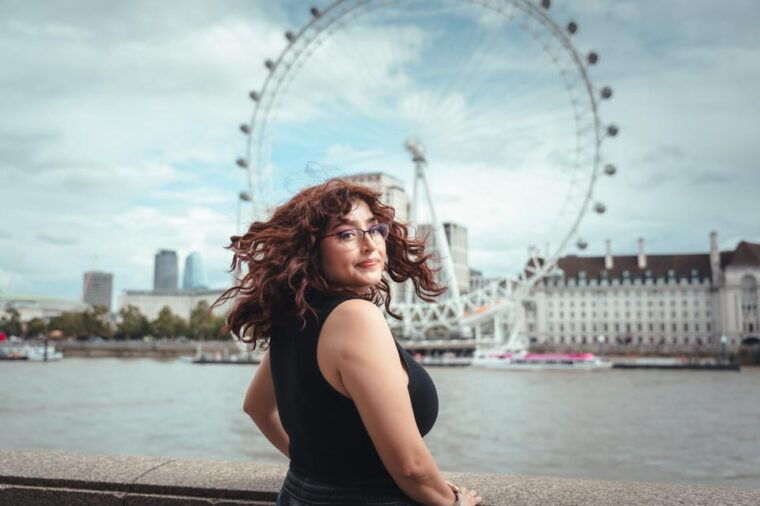 Iconic London Portraits Tour with Expert Local Photographer - FAQ