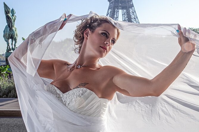 Iconic Portraits in an Exclusive Photoshoot at the Eiffel Tower - The Eiffel Tower: A Captivating Backdrop