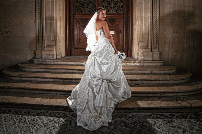 Iconic Portraits in an Exclusive Photoshoot at the Eiffel Tower - Capturing Timeless Moments