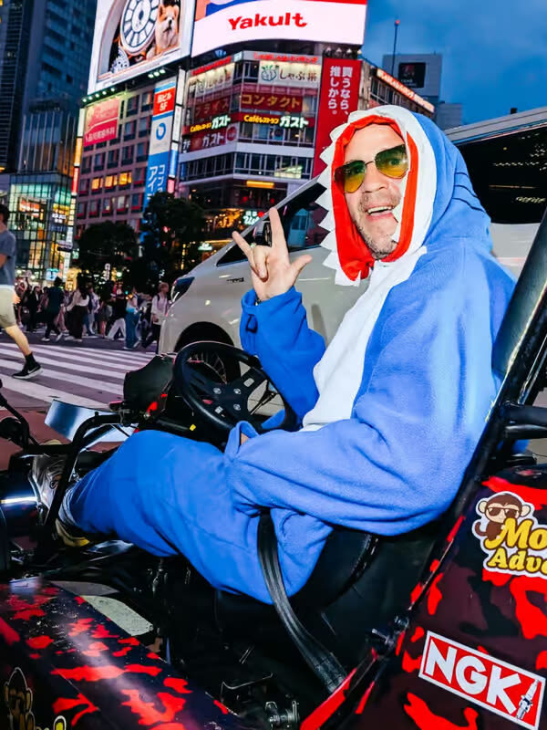 Iconic Tokyo: Ride Through Shibuya, Meiji & Harajuku - Shibuya Crossing, seen from the road