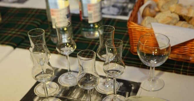 Idstein: Scottish Whiskey Tasting Experience With Appetizers - Tasting Workshop Details