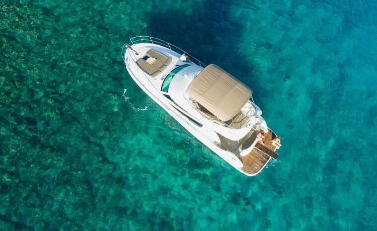 Ierapetra: Chrissi Island Luxury Yacht Cruise with Meal - The Meal and Onboard Dining