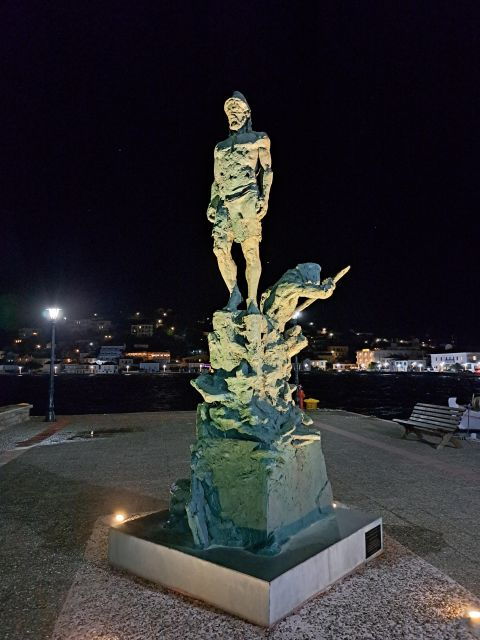 Ihaca Boat Cruise With Swimming and Attractions - Experience Description