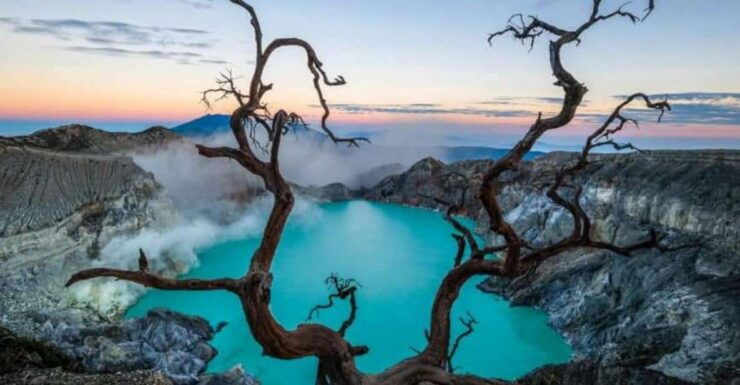Ijen Adventure : Ijen Crater Blue Fired Sunrise Hike - Activity Details