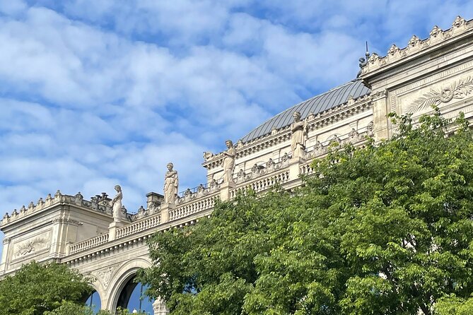 Île De La Cité Walking Tour: Discover Paris' Birthplace - Common Questions