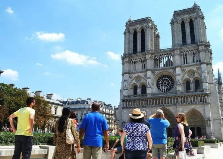 Île De La Cité Walking Tour + Saint Chapelle Entry Ticket - Experience Highlights