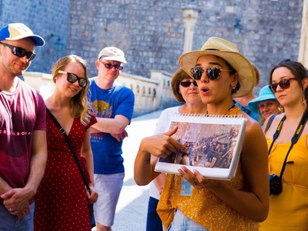 Île De La Cité Walking Tour + Saint Chapelle Entry Ticket - Customer Feedback and Support Issues