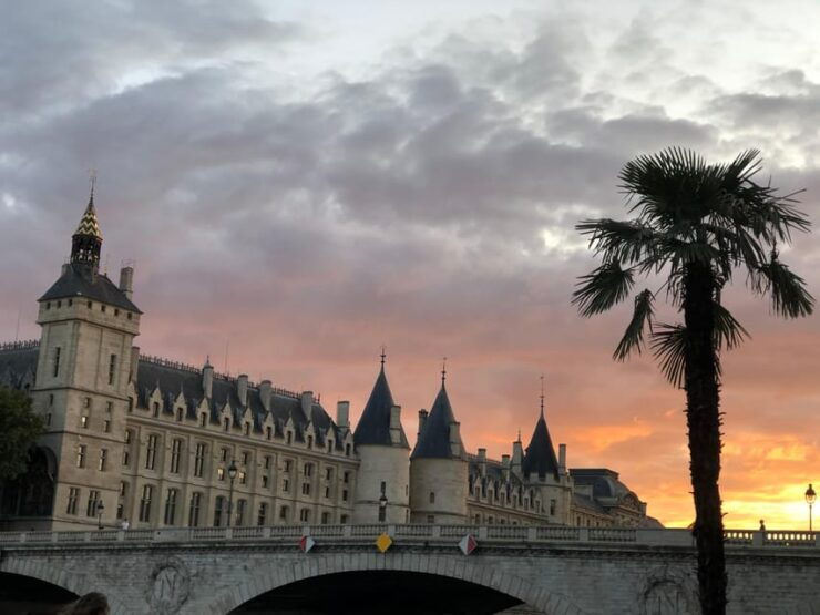 Ile De La Cité: Walking Tour - Reservation Details