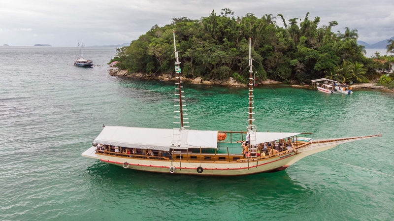 Ilha Grande Boat Tour with Lunch from Rio de Janeiro - Lunch and a swim at Praia de Japariz