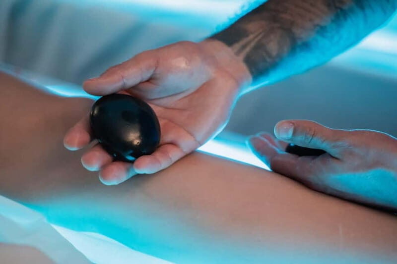 Ilha Terceira: Volcanic stone massage on a hot water mattress - What Is the Volcanic Stone Massage on a Water Mattress?