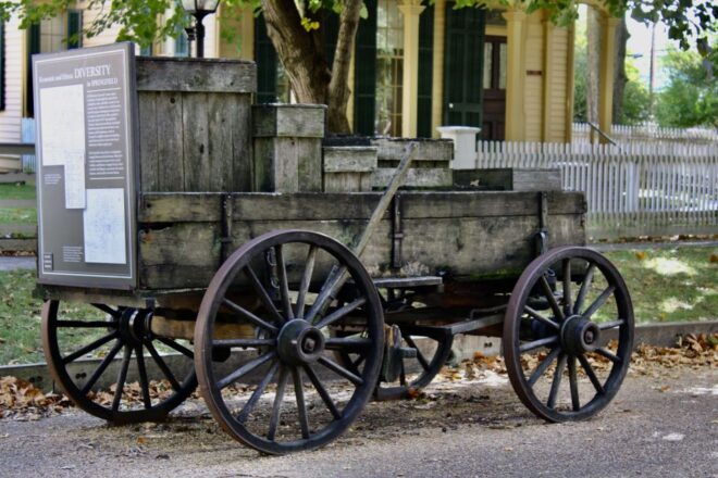 Illinois: Land of Lincoln Self-Guided Audio Walking Tour - Narration and Music