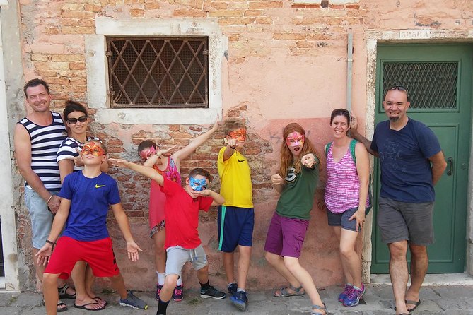 Illuminated Venice Tour for Kids & Families With Gelato & Sfogliatina Biscuit - Tour Highlights