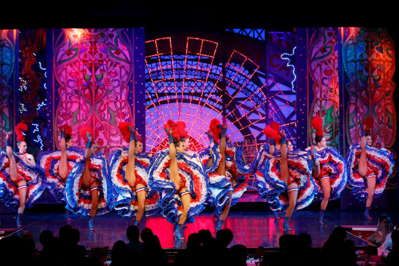Illumination City Tour and Moulin Rouge Show with Champagne - Starting near the Eiffel Tower