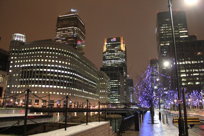 Illuminations of London on Christmas Eve - Common Questions