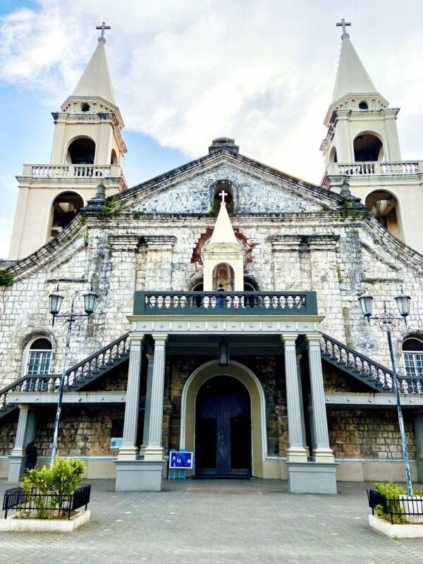 Iloilo City Half-Day Heritage Tour with Snacks at Agatona 1927 Musuem Cafe - How the guides and transport affect the day