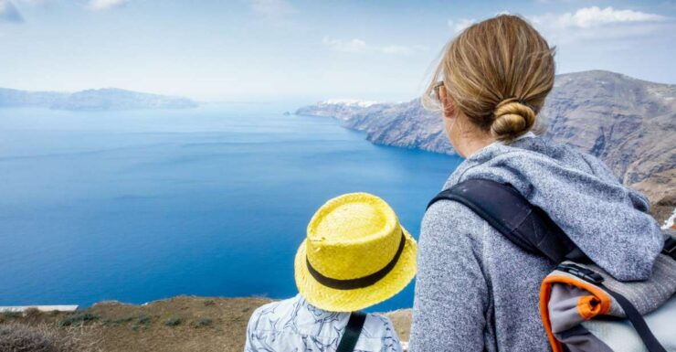 Imerovígli: Santorini Guided Morning Hike With Food Tasting - Experience Highlights
