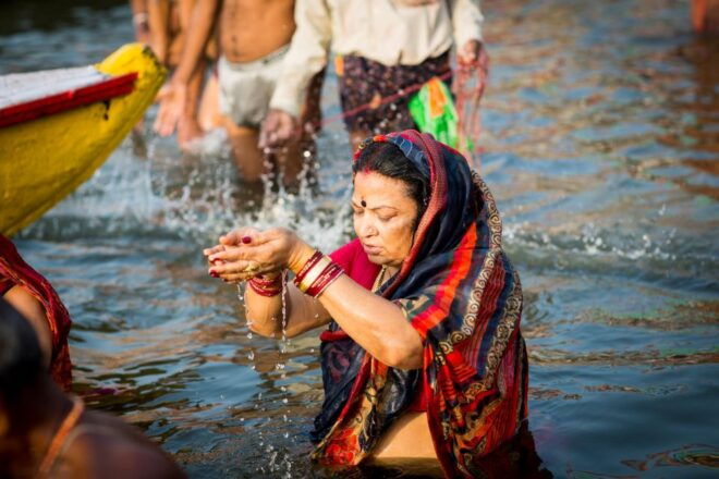 Immerse Yourself in Varanasis Essence. 2 Days Tour - Day 1 Exploration