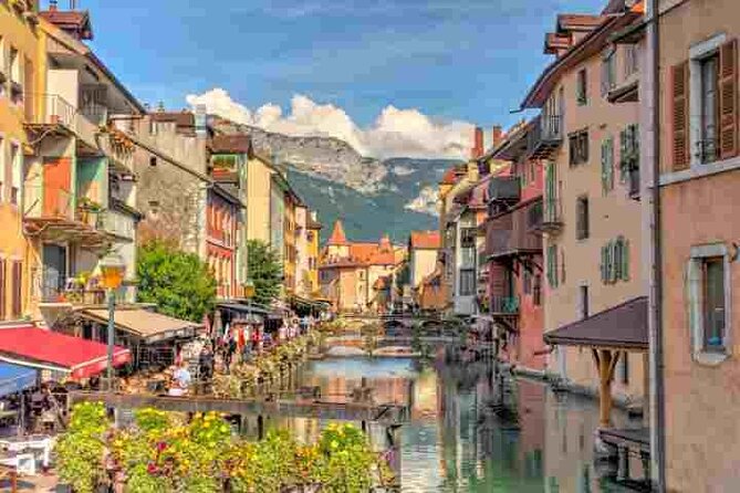Immersive Day in Annecy Treasure Hunt and Home Shopping - Good To Know