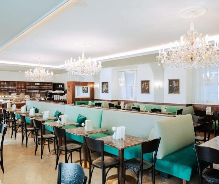 Imperial breakfast before your castle tour - Who Would Love This Experience?