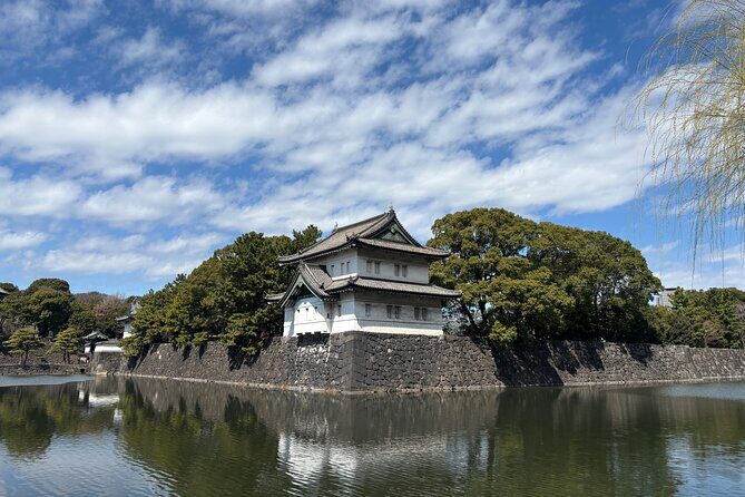 Imperial Palace and East Gardens Private Walking Tour in Tokyo - Good To Know