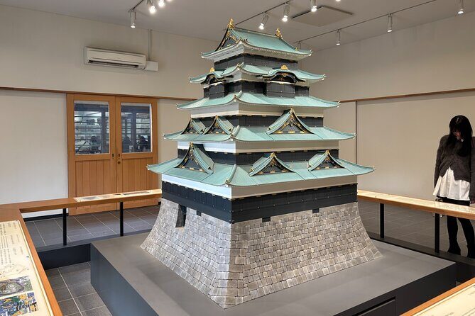 Imperial Palace and East Gardens Private Walking Tour in Tokyo - The Sum Up