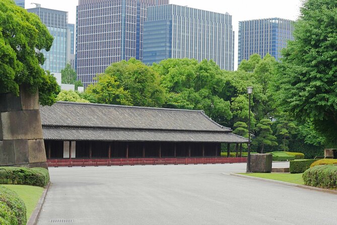 Imperial Palace East Garden and Heritage of Edo Castle Tour - Meeting Point Details