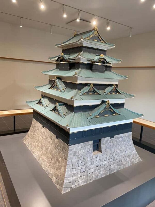 Imperial Palace Walking Tour:The Shoguns,the Imperial Family - Discover the Hidden Charms of Tokyo’s Imperial Palace on a Walk