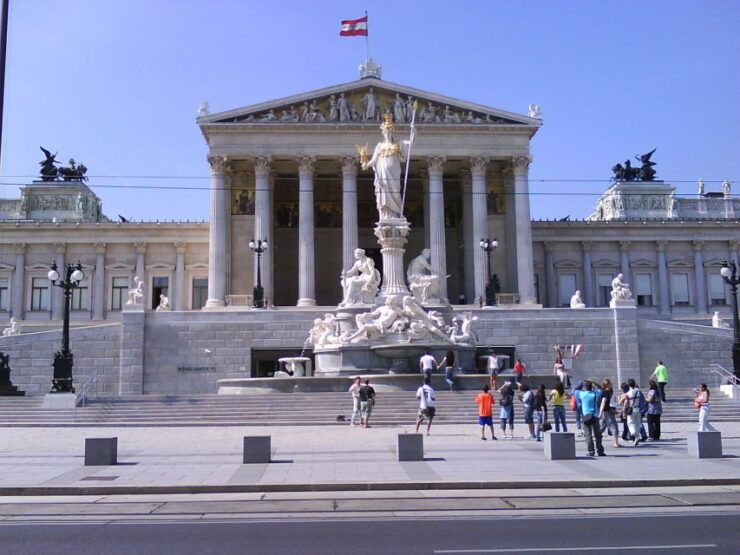 Imperial Vienna: Full-Day Tour From Budapest - Tour Experience