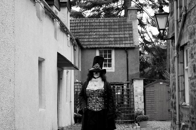 In and Out the Dusty Closes - Historical Significance