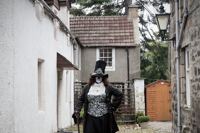 In and Out the Dusty Closes - Customer Reviews and Ratings