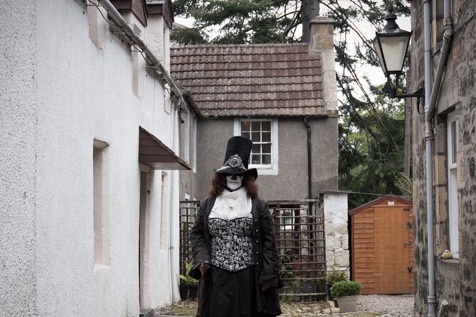 In and Out the Dusty Closes - Exploring Elgins Hidden Gems