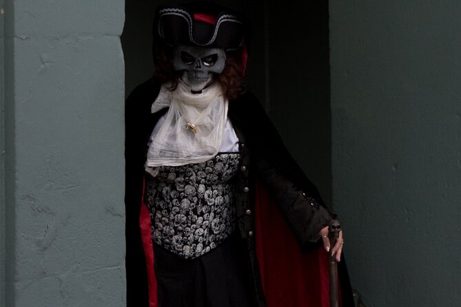 In and Out the Dusty Closes - Pricing and Booking Information