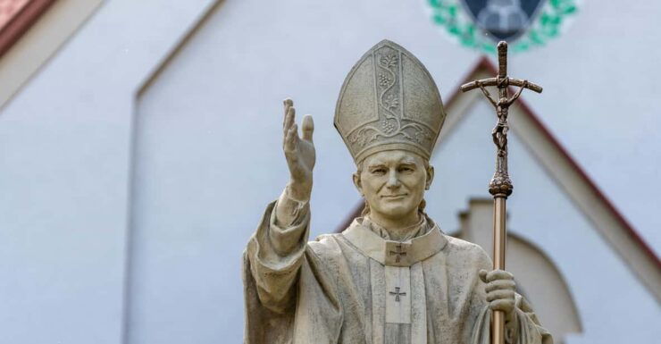 IN THE FOOTSTEPS OF JOHN PAUL II. FULL TOUR WITH AUDIO GUIDE - Key Points