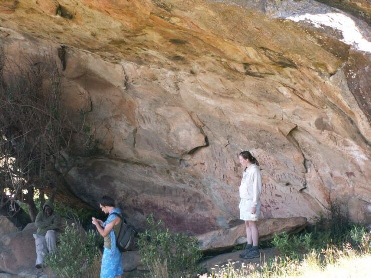 In the Footsteps of the Bushmen Guided Day Hike to Rock Art - Activity Overview