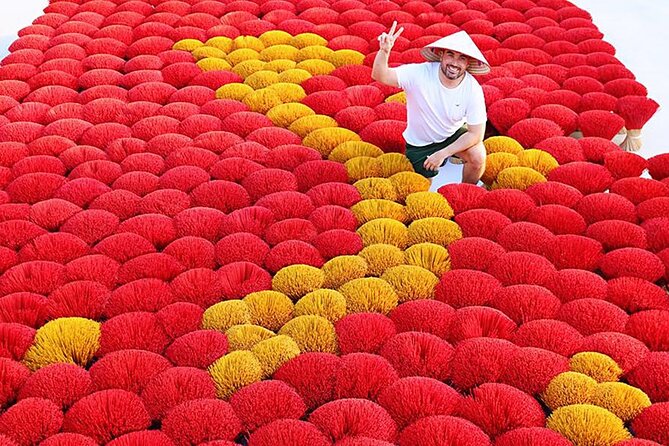 Incense Village Tour With Conical Hat, & Lacquer Art Day Trip - Conical Hat Experience