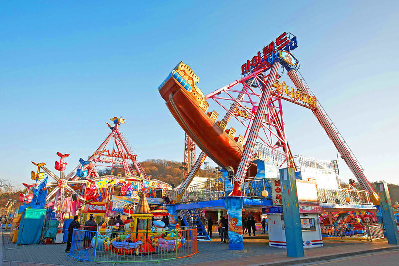 Incheon One Day Tour from Seoul: Cherry Blossoms, Luge & Rail Bike - The guide and coach make the long day easier