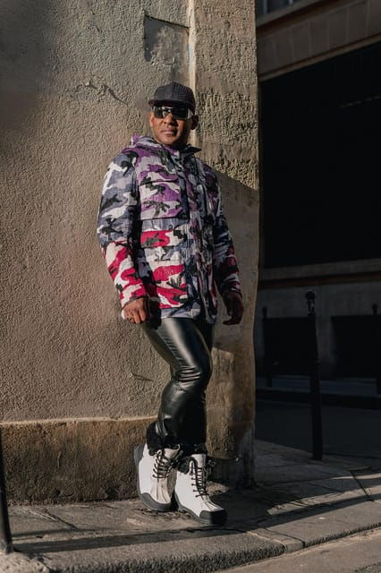 Inclusive and Private Photoshoot in the Heart of Paris - Experience at the Eiffel Tower