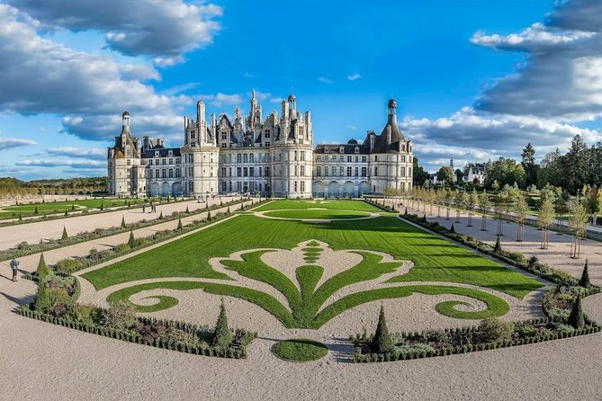 Incredible Loire Castles Tour With Wine Tastings and Lunch - Itinerary